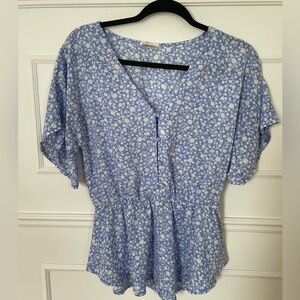 Sienna sky small -!Floral Blue Women's Top